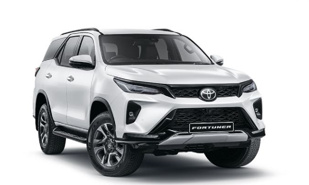 Toyota Fortuner 2.4 4x4 AT or similar