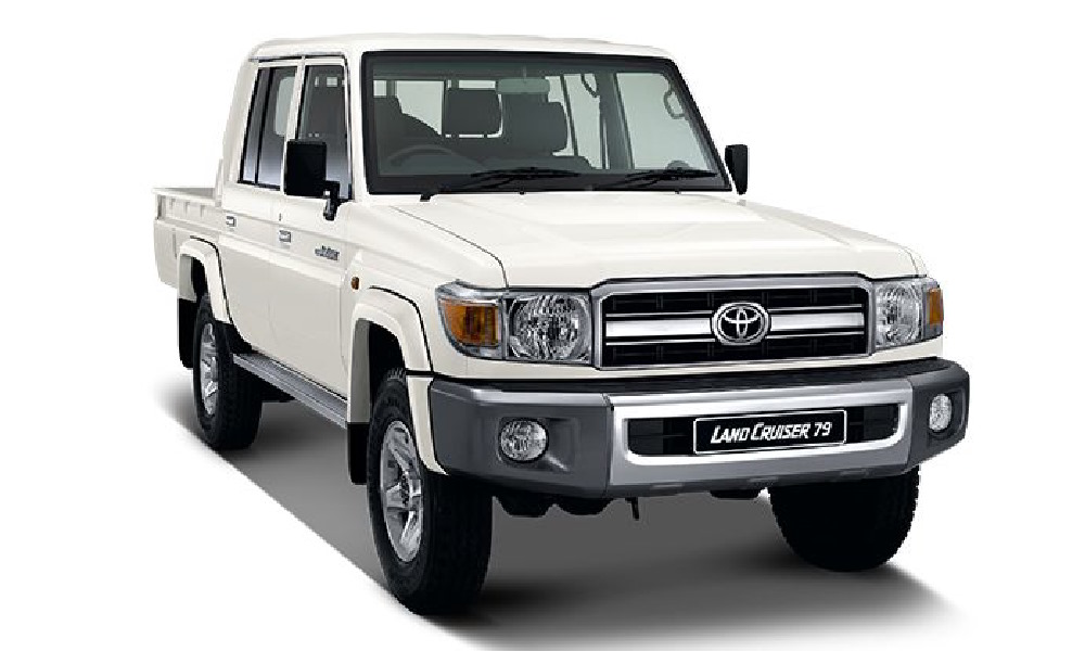 Toyota Landcruiser 2.8GD-6 AT DC or similar
